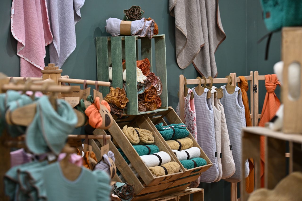 Jeans hanging on a rack at the CBME Türkiye exhibition