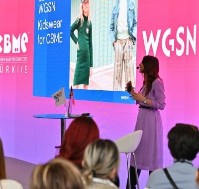 Speaker presenting next season's industry trends at the WGSN trend seminar during CBME Türkiye.